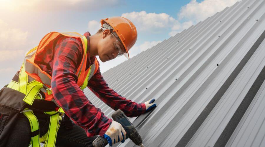 Professional gutter cleaning in Mildred, PA